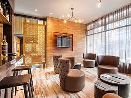 w Luxury 1BR w Great Terrace in Chico