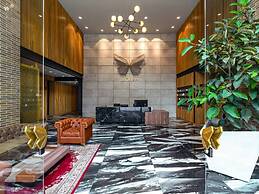 w Luxury 1BR w Great Terrace in Chico