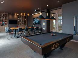 w Luxury 1BR w Great Terrace in Chico