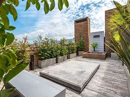 w Luxury 1BR w Great Terrace in Chico