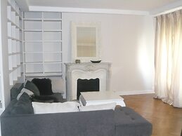 BRIDGESTREET CHAMPS ELYSEES