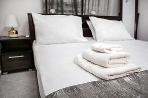 Ariadni Apartment Garden View