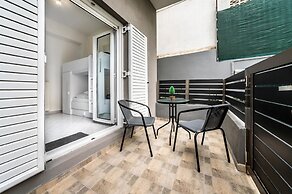 Ariadni Apartment Garden View