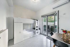 Ariadni Apartment Garden View