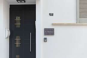 Saint Matthew Central Apartment by Senaon