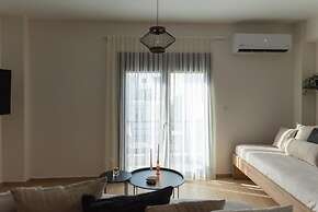 Saint Matthew Central Apartment by Senaon