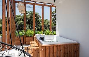 Senaon Urban Living Euphoria With Jacuzzi