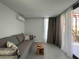 Senaon Urban Living Euphoria With Jacuzzi