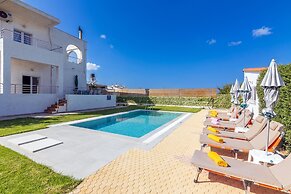 Amazing Villa Chrysanthi With Private Pool