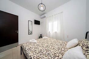 Mela s Home Agioi Deka