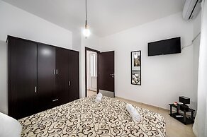 Mela s Home Agioi Deka