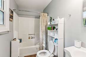 Charming Family Retreat With Scenic Views 3 Bedroom Home