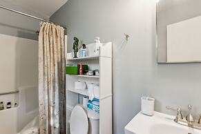 Charming Family Retreat With Scenic Views 3 Bedroom Home