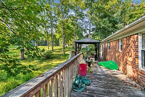 Charming Family Retreat With Scenic Views 3 Bedroom Home