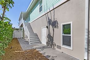 265 Beautiful Canal Front Pool Home 3 Bedroom Home