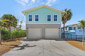 265 Beautiful Canal Front Pool Home 3 Bedroom Home