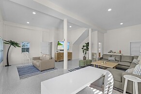 265 Beautiful Canal Front Pool Home 3 Bedroom Home