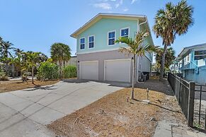 265 Beautiful Canal Front Pool Home 3 Bedroom Home