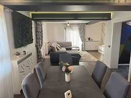 New, Complete Equipped Apartment With Spa, Indoor Pool and Parking Pla