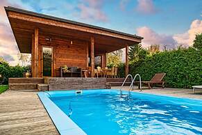 Luxurious Amber Villa With Private Pool and Garden Views