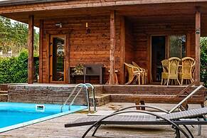 Luxurious Amber Villa With Private Pool and Garden Views