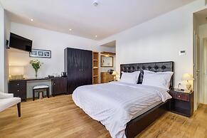 Dolphin Suites Hotel