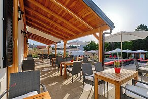 Dolphin Suites Hotel