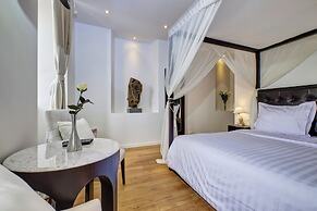 Dolphin Suites Hotel