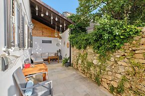 Dolphin Suites Hotel