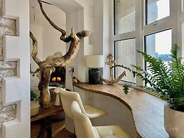 Seafront Cottage - Beach Access - Pet Friendly