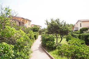 Hotel with swimming pool just 300 mt from the Baia delle Mimose-beach