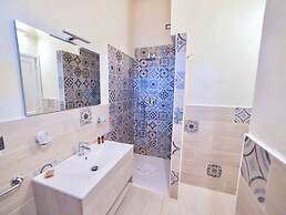 Hotel with swimming pool just 300 mt from the Baia delle Mimose-beach