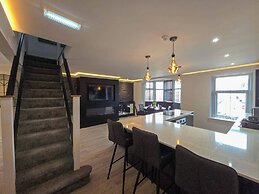 Blackpool Bliss - Spacious 4-bed Apartment