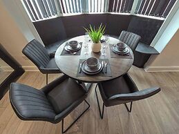 Blackpool Bliss - Spacious 4-bed Apartment