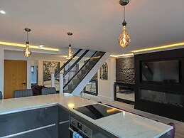 Blackpool Bliss - Spacious 4-bed Apartment