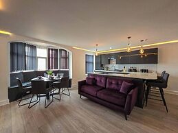 Blackpool Bliss - Spacious 4-bed Apartment