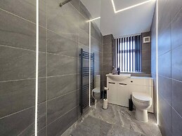 Blackpool Bliss - Spacious 4-bed Apartment