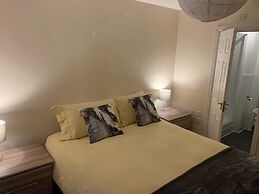 Sleeps 4/6 pet Friendly Parking nr Nec/warwick uni
