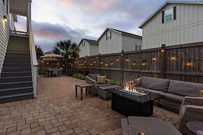 Blue Surf Lane Miramar Beach Home w Pool Firepit Golf Cart Quick Beach