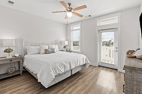 Blue Surf Lane Miramar Beach Home w Pool Firepit Golf Cart Quick Beach