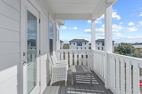 Blue Surf Lane Miramar Beach Home w Pool Firepit Golf Cart Quick Beach