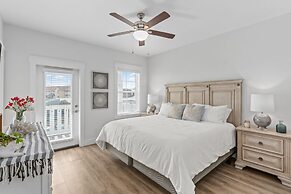 Blue Surf Lane Miramar Beach Home w Pool Firepit Golf Cart Quick Beach