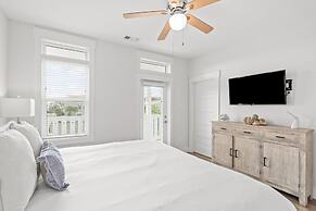 Blue Surf Lane Miramar Beach Home w Pool Firepit Golf Cart Quick Beach