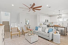 Blue Surf Lane Miramar Beach Home w Pool Firepit Golf Cart Quick Beach