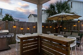 Blue Surf Lane Miramar Beach Home w Pool Firepit Golf Cart Quick Beach