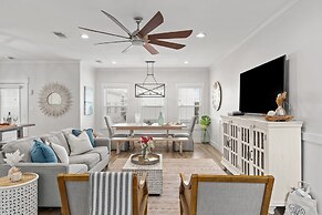 Blue Surf Lane Miramar Beach Home w Pool Firepit Golf Cart Quick Beach