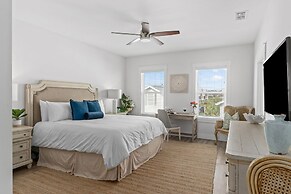 Blue Surf Lane Miramar Beach Home w Pool Firepit Golf Cart Quick Beach