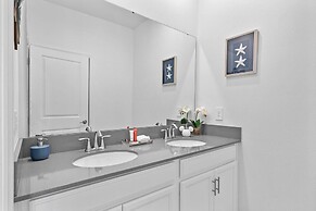 Spacious 5BR Home With Pool Near Top Attractions