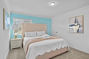 Spacious 5BR Home With Pool Near Top Attractions