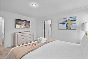 Spacious 5BR Home With Pool Near Top Attractions